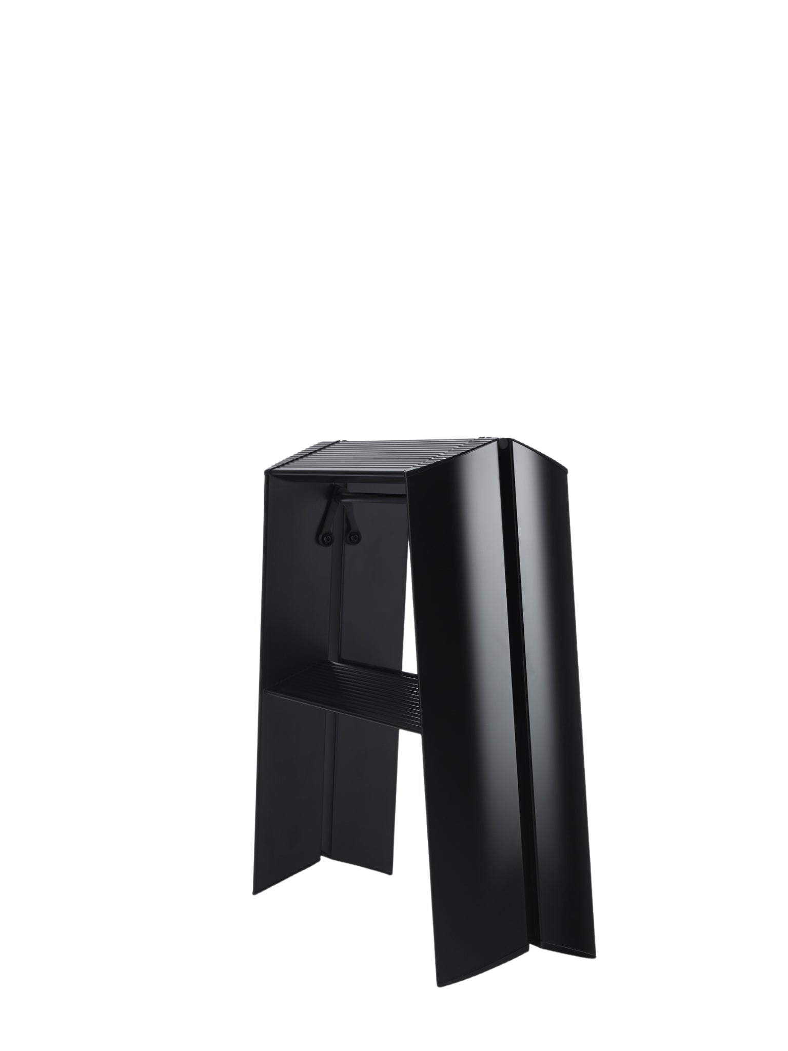 Opgevouwen Lucano 2-step brede ladder zwart – compact en rechtopstaand